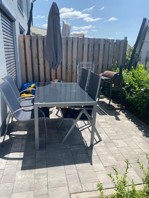 Ferienwohnung Mit Blick Auf Den Feldberg Weilmunster Exterior foto